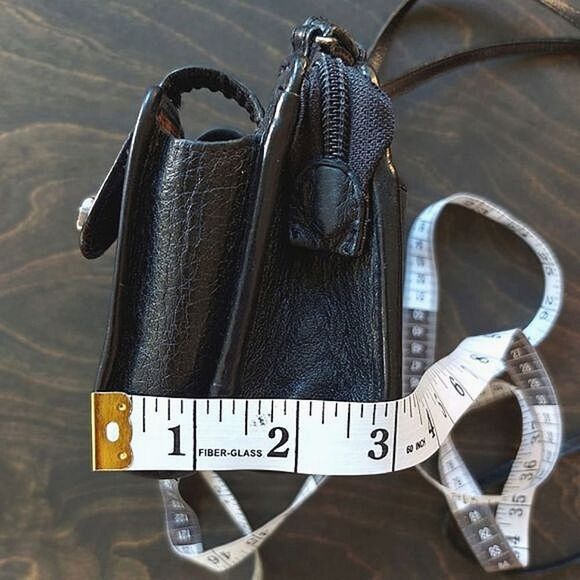 Vtg 90s black pebbled leather multi-pocket crossbody mini bag - Picture 5 of 16